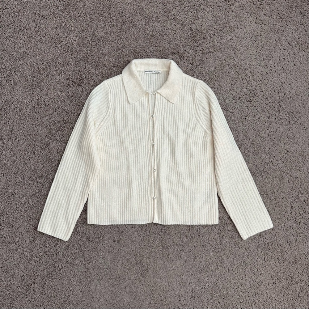 Abercrombie & Fitch Cream Ribbed Pearl Button Front Cardigan Womens L